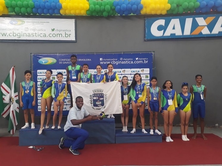 Pinheiral conquista 15 medalhas e fica em segundo lugar em campeonato brasileiro de ginástica de trampolim