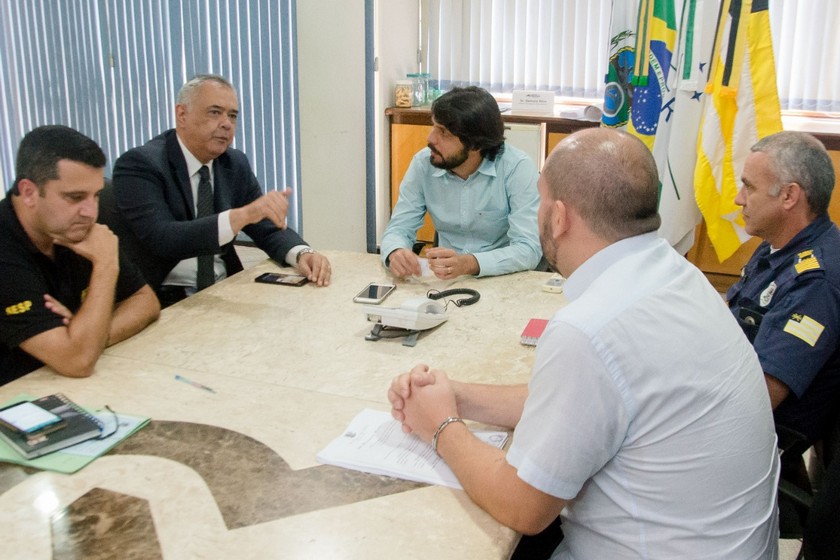 Samuca Silva se reúne com o novo delegado titular da 93º DP