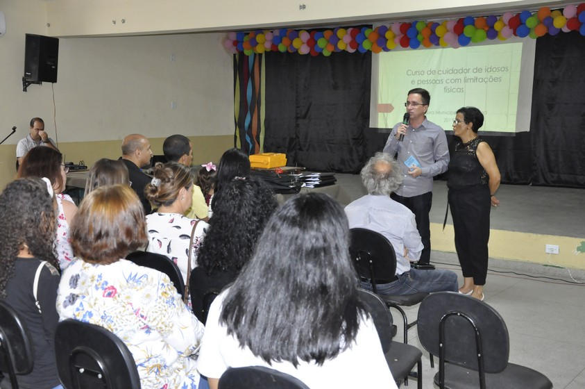 Curso gratuito de cuidador de idoso é iniciado atendendo 100 moradores de Pinheiral