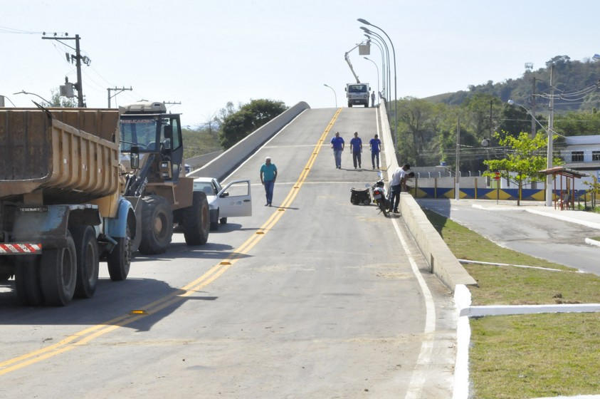Prefeito vai inaugurar viaduto e obra de drenagem e pavimentação da rua Domingos Mariano nesta sexta-feira.