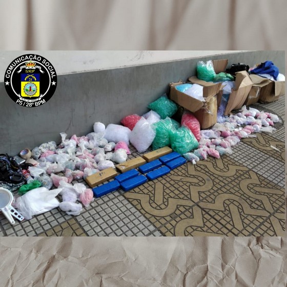 PM prende 4 suspeitos e grande quantidade de drogas no Roma em Volta Redonda
