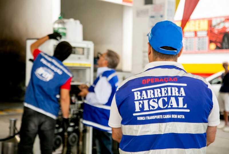 Operação Bomba Limpa fiscaliza postos de combustíveis em Ramos e Bonsucesso