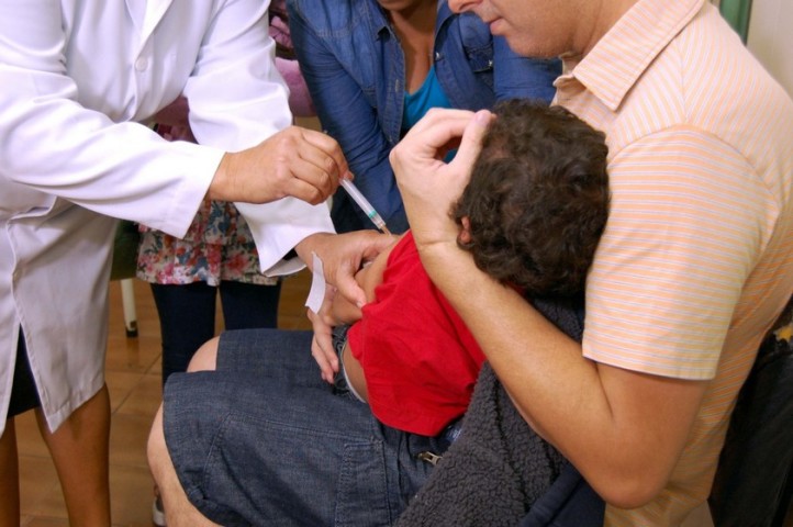 Dia D contra o sarampo imuniza 1.906 pessoas