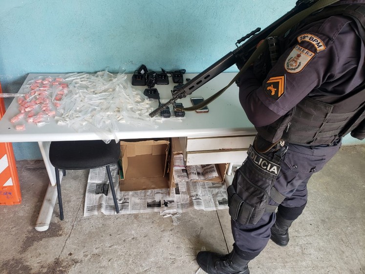 Homem é preso por tráfico de droga no bairro Santa Inês em Volta Redonda