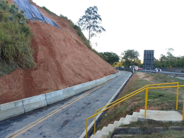 CCR RioSP libera acesso no km 276, da Via Dutra, em Barra Mansa (RJ)