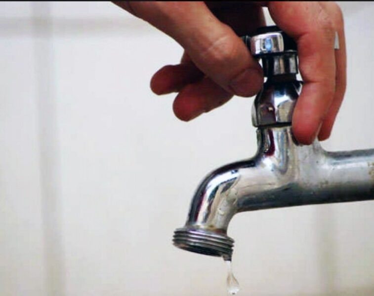 ITATIAIA - Fornecimento de água será interrompido nesta terça-feira (19) para limpeza de adutora do bairro Benfica