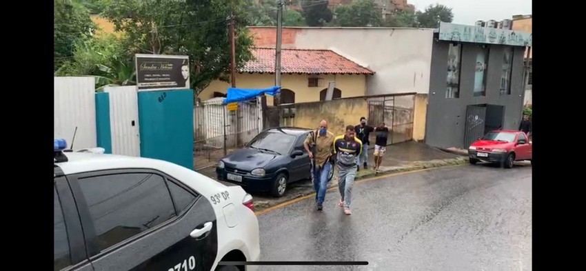 Polícia Civil prende em flagrante dois homens condenados por homicídio no bairro São Lucas em Volta Redonda