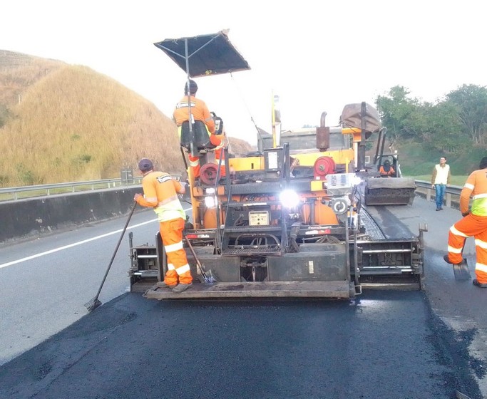 CCR RioSP inicia serviço de recuperação de pavimento, na via Dutra, em Paracambi