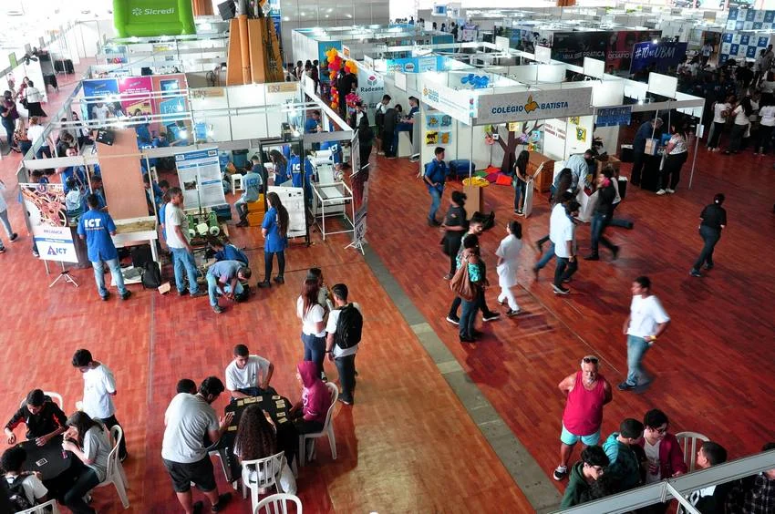 20.09.18.Feira da Educao e Carreira 3 1