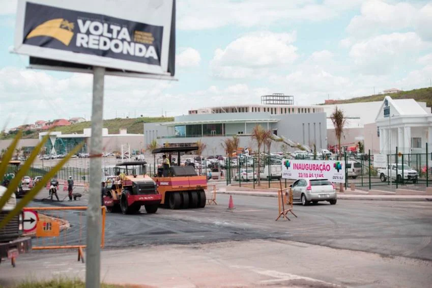Obras frente Shopping Park Sul