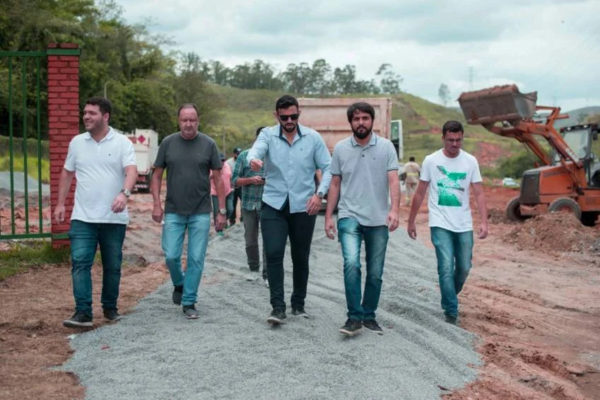 Samuca Silva visitando Obras