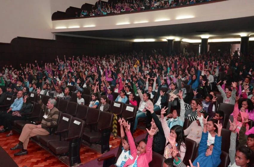 Espetáculo Teatral “Cadê o amor que estava aqui?” 