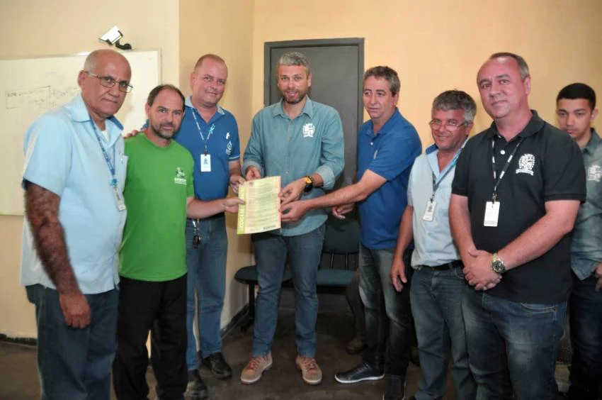 Prefeito Rodrigo Drable entrega da Licença Ambiental na COOPCAT - Barra Mansa-RJ
