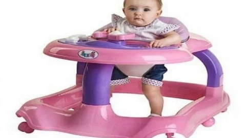 Zaira Carisma Novos e Usados, Brinquedos, Carrinho de bebê, Roupa Infantil – Volta Redonda em Volta Redonda – foto 7
