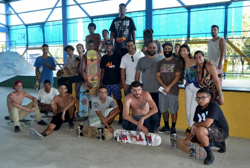 Campeonato de skate no Ginásio do bairro Jardim Tiradentes em Volta Redonda.