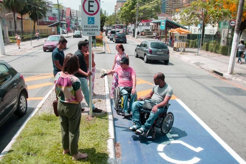 Vagas de automóvel destinadas às pessoas com deficiência
