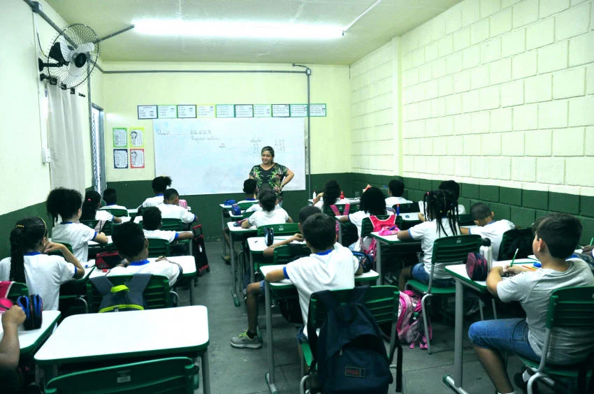 Escola Integral Leonísio Sócrates Batista - BM-RJ