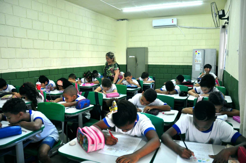 Escola Integral Leonísio Sócrates Batista - BM-RJ