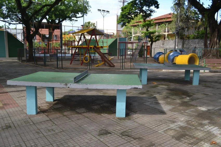 Prefeito Samuca Silva entrega revitalização de praças em Volta Redonda