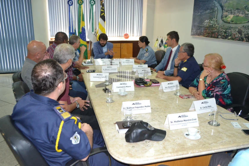 Samuca se reúne com forças de segurança em Volta Redonda