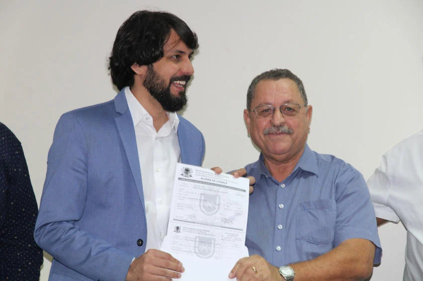 Samuca oficializa desburocratização para alvarás de Igrejas e Templos de Volta Redonda