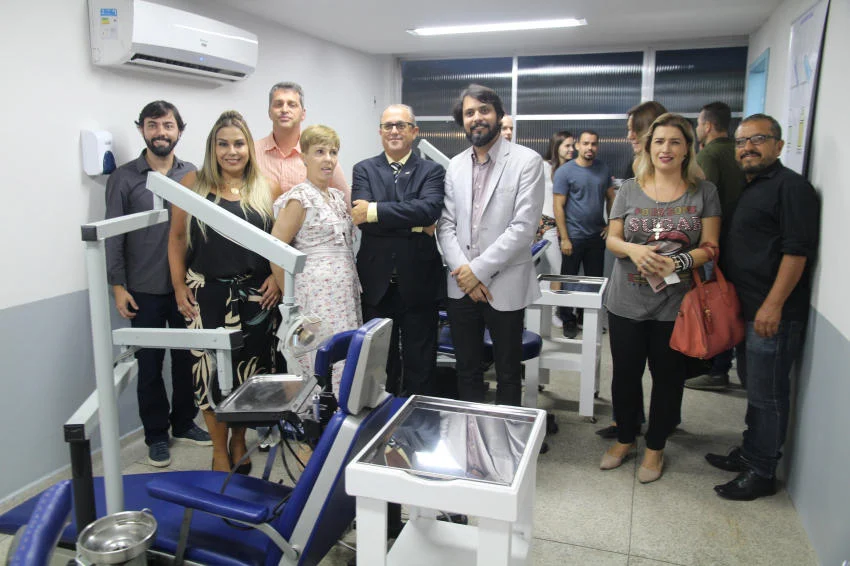 Moradores de Três Poços ganham consultório odontológico