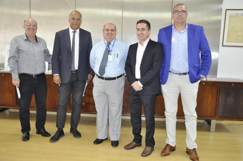 Prefeito vai à secretaria de estado de transporte pedir melhorias do transporte intermunicipal