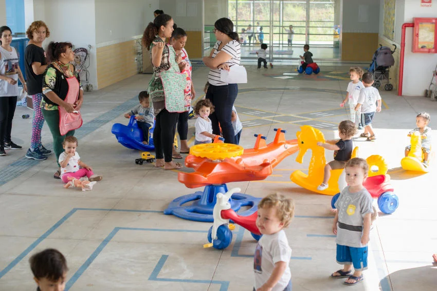 Pais elogiam primeira creche 100% integral de Volta Redonda