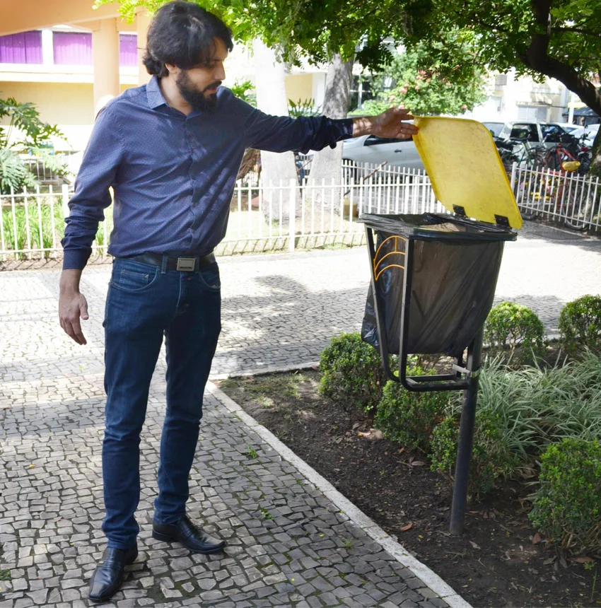 Samuca Silva conheceu todo o processo, desde o depósito das sucatas até a instalação nas vias públicas do município