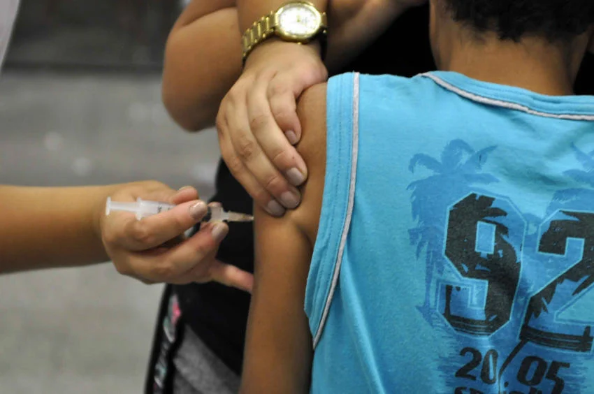 Meta é vacinar 90% de um total de 48.456 mil pessoas; doses serão aplicadas até o dia 31 de maio, de segunda a sexta-feira, de 8 às 17 horas, em todos os postos de saúde do município