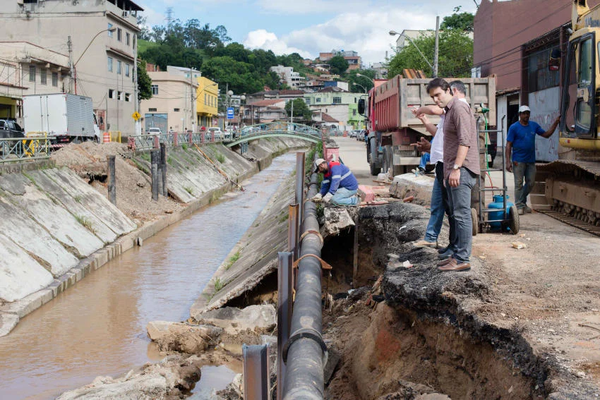 Prefeitura desobstrui ruas e avança na limpeza de Volta Redonda