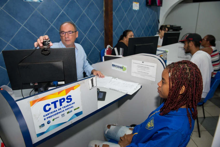 Parceria entre SINE e programa AABB Comunidade prepara adolescentes para o mercado de trabalho