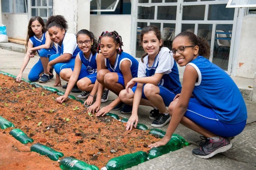 Horta solidária em escola de Resende ganha novos projetos sustentáveis
