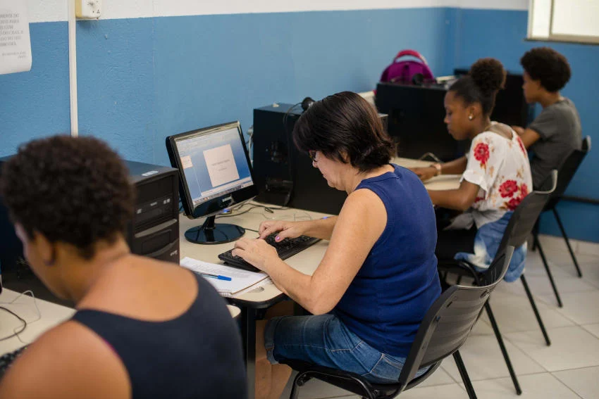 Telecentro Comunitário oportuniza cursos em 20 Cras de Volta Redonda
