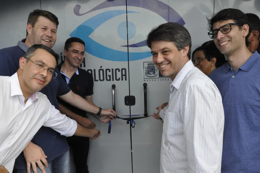 Prefeito de Pinheiral Ednardo Barbosa inaugura primeira clínica oftalmológica do município.