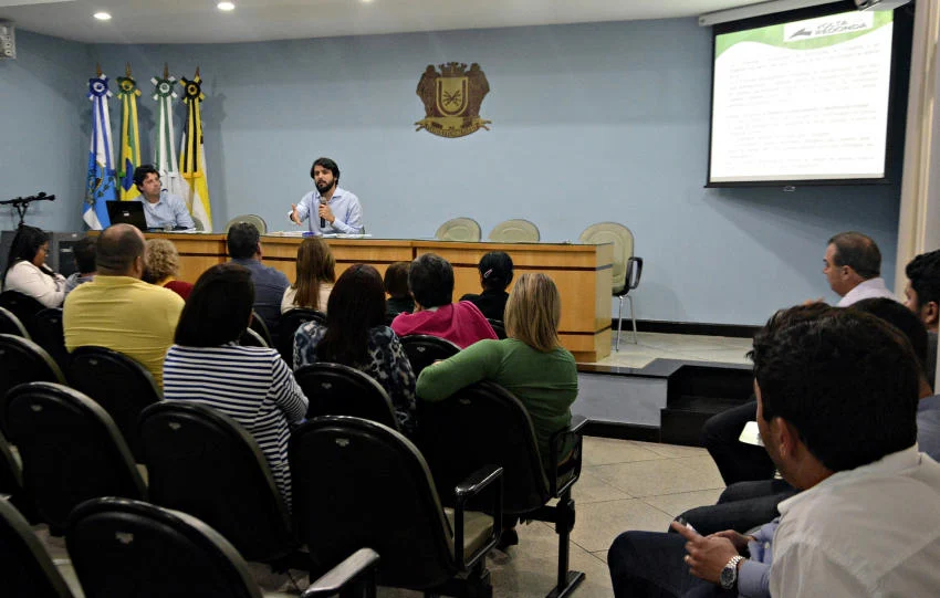 Samuca Silva se reúne com membros da rede de defesa e proteção animal