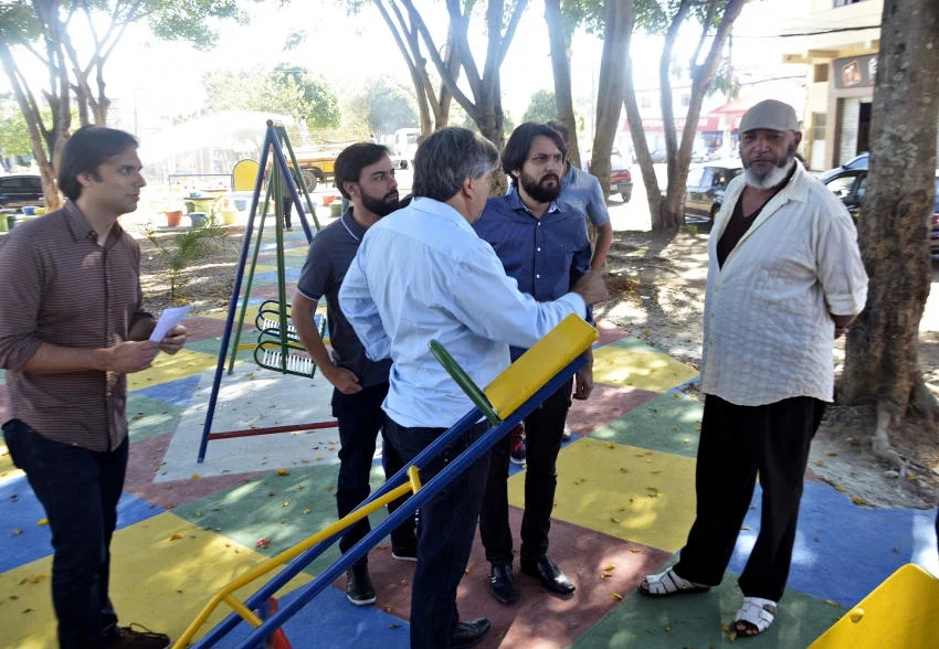 Visita do Prefeito a Praa V Rica 1