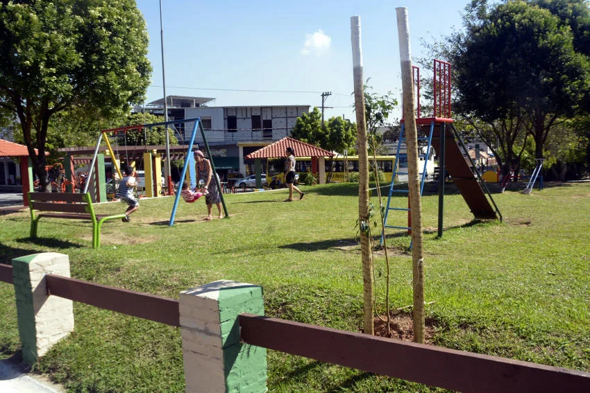 Visita do Prefeito a Praa V Rica 3
