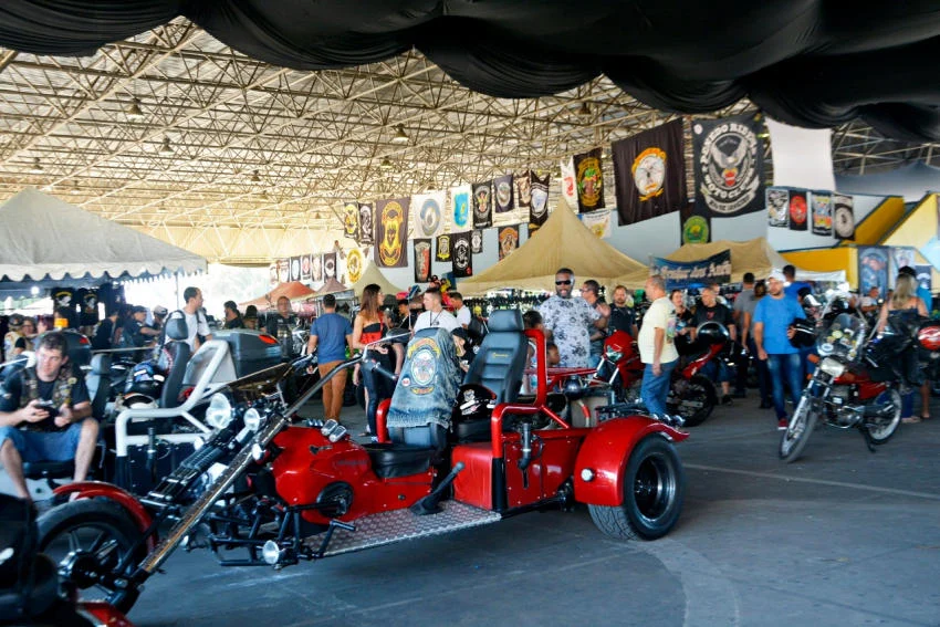 Encontro Nacional de Motociclistas Falcões do Aço arrecada cerca  de 5 toneladas de alimentos para entidades