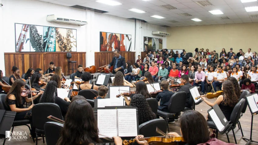 Concerto com alunos do Projeto Música nas Escolas é uma das atrações do Festival Internacional de Música de Barra Mansa