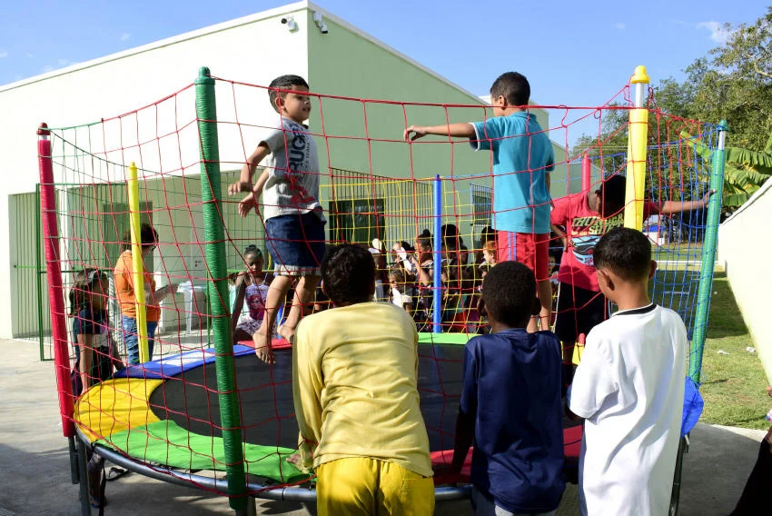 Colônia de férias no CRAS Parque Minas Gerais oferece diversas atividades para crianças de 3 a 12 anos