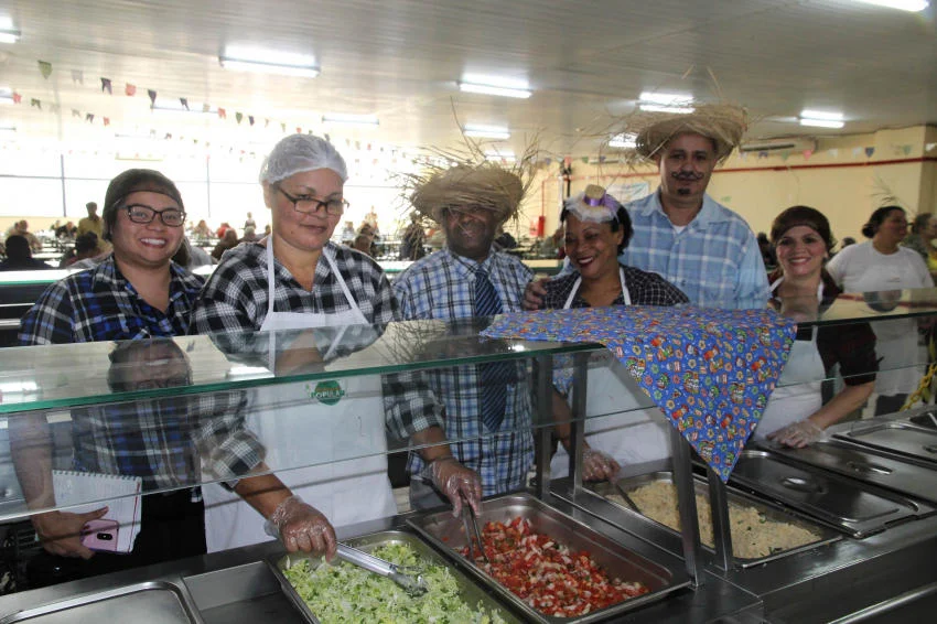 Novo Restaurante Popular recebe decoração em clima de Festa Junina