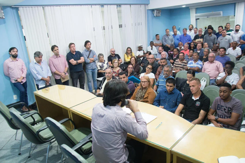 Samuca Silva se reúne com associações de moradores