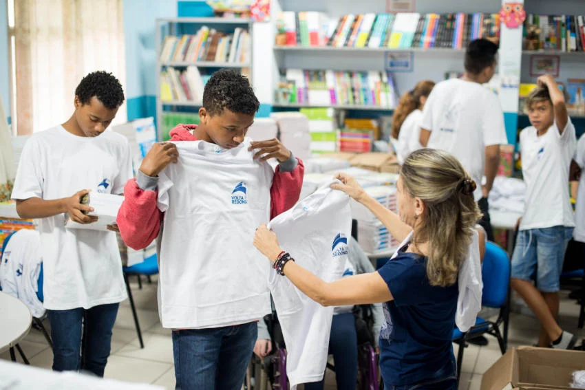 Volta Redonda se antecipa e garante kit escolar e uniformes para 2020
