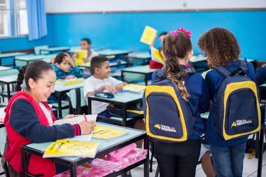 Volta Redonda se antecipa e garante kit escolar e uniformes para 2020