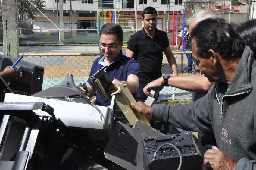 PREFEITURA ARRECADA RESÍDUOS ELETROELETRÔNICOS EM PINHEIRAL