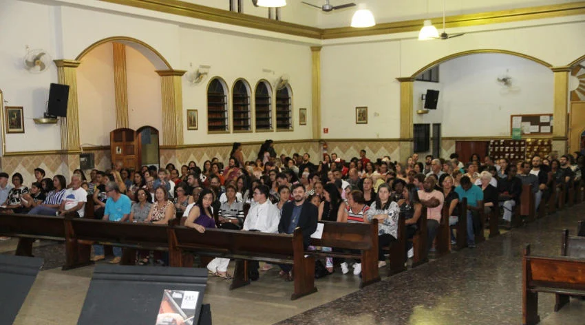 Cello Encounter leva espetáculo à Igreja São Sebastião, no Retiro