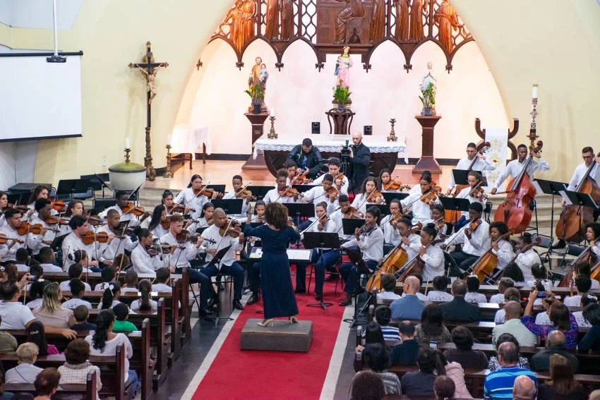 Volta Redonda sedia maior festival de violoncelos do país