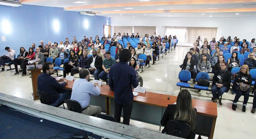 Fórum realizado em parceria entre Smidh e conselho municipal teve apresentação de demandas e propostas que serão base de plano municipal