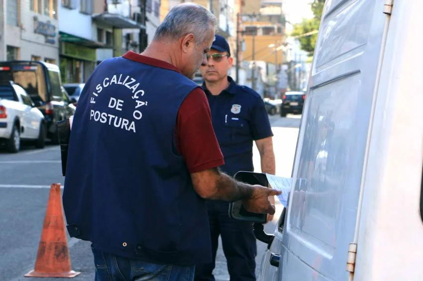 Posturas de Barra Mansa realiza fiscalização em carros de som